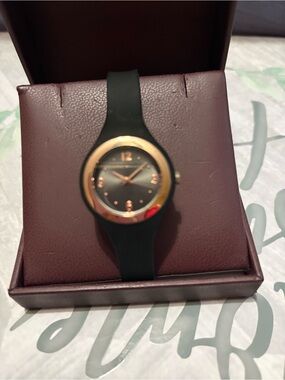 Black & Rose Gold Silicone Strap Analog Wristwatch